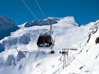 Golden Gate, the lift linking Sölden with the glaciers (photo: TVB Sölden)