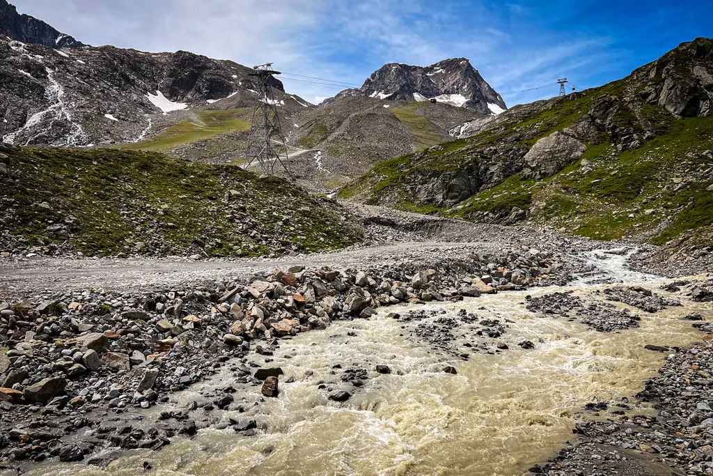 Summer hike to the Stubai Glacier. Photo: skionline.pl/J.Ciszak