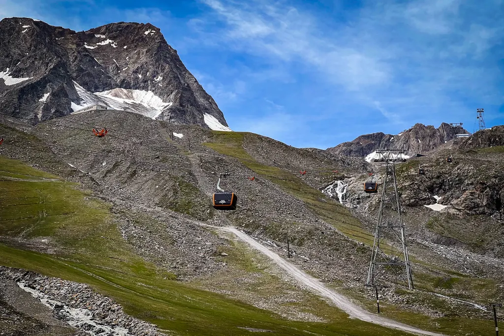 Summer hike to the Stubai Glacier. Photo: skionline.pl/J.Ciszak