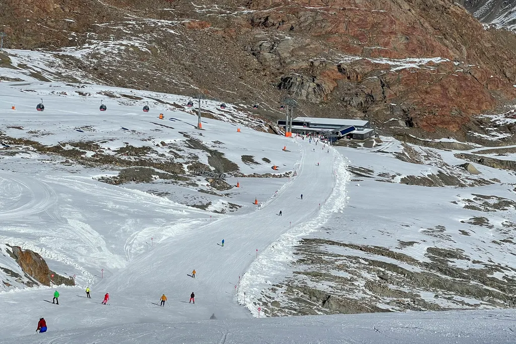 Pitztal Glacier. Photo: skionline.pl/J.Ciszak