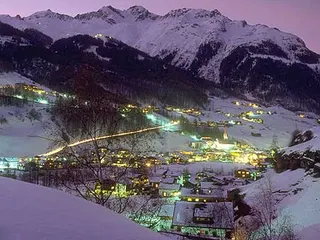 Sölden at night (photo: TVB Sölden)