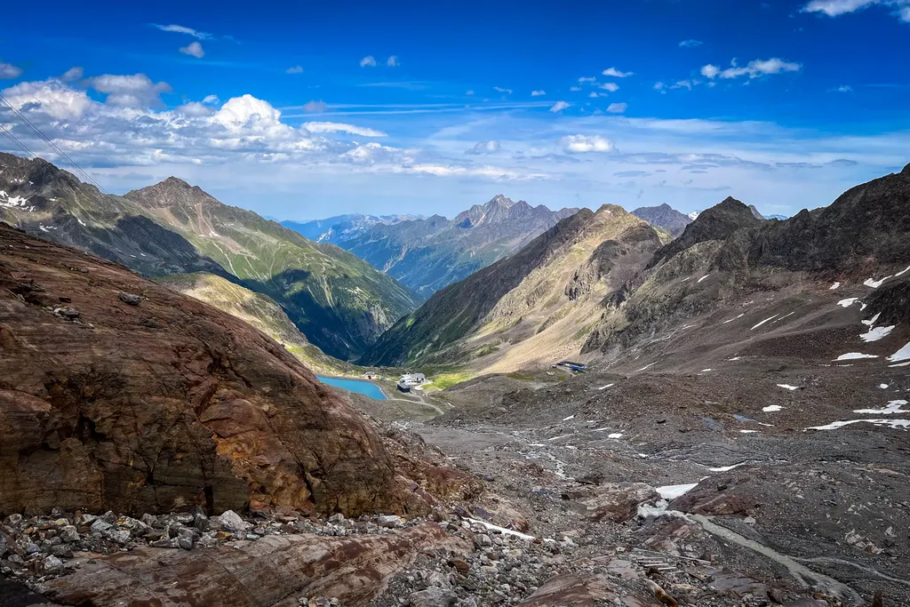 Summer hike to the Stubai Glacier. Photo: skionline.pl/J.Ciszak