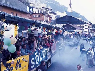 The season-closing parade (photo: TVB Sölden)