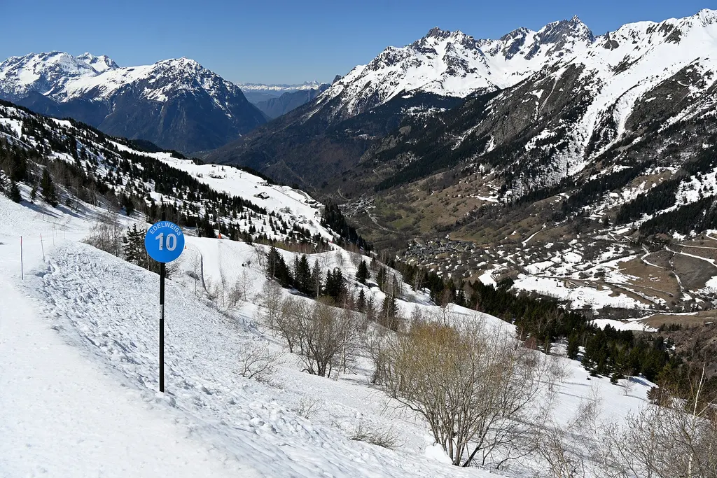 Oz-Vaujany ski resort