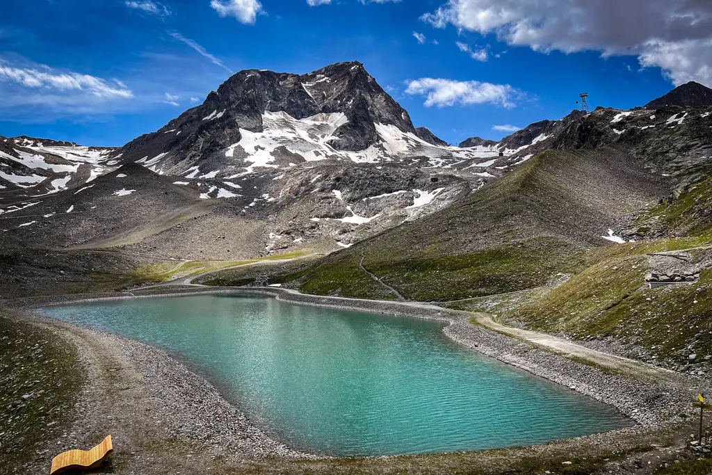 Summer hike to the Stubai Glacier. Photo: skionline.pl/J.Ciszak