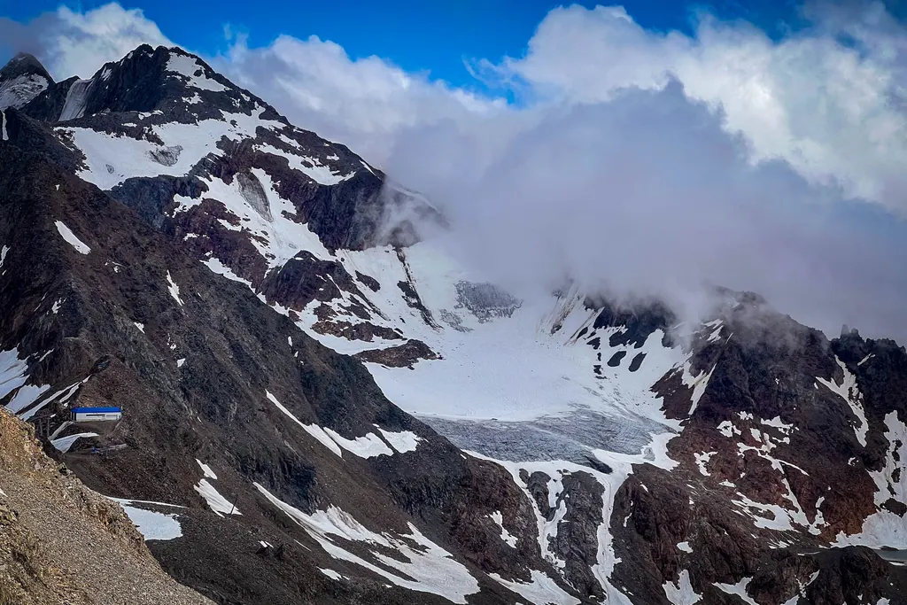 Summer hike to the Stubai Glacier. Photo: skionline.pl/J.Ciszak