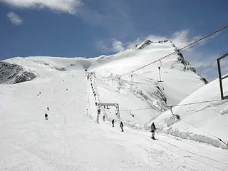 T-bar on the Rettenbach glacier (photo: J. Ciszak)