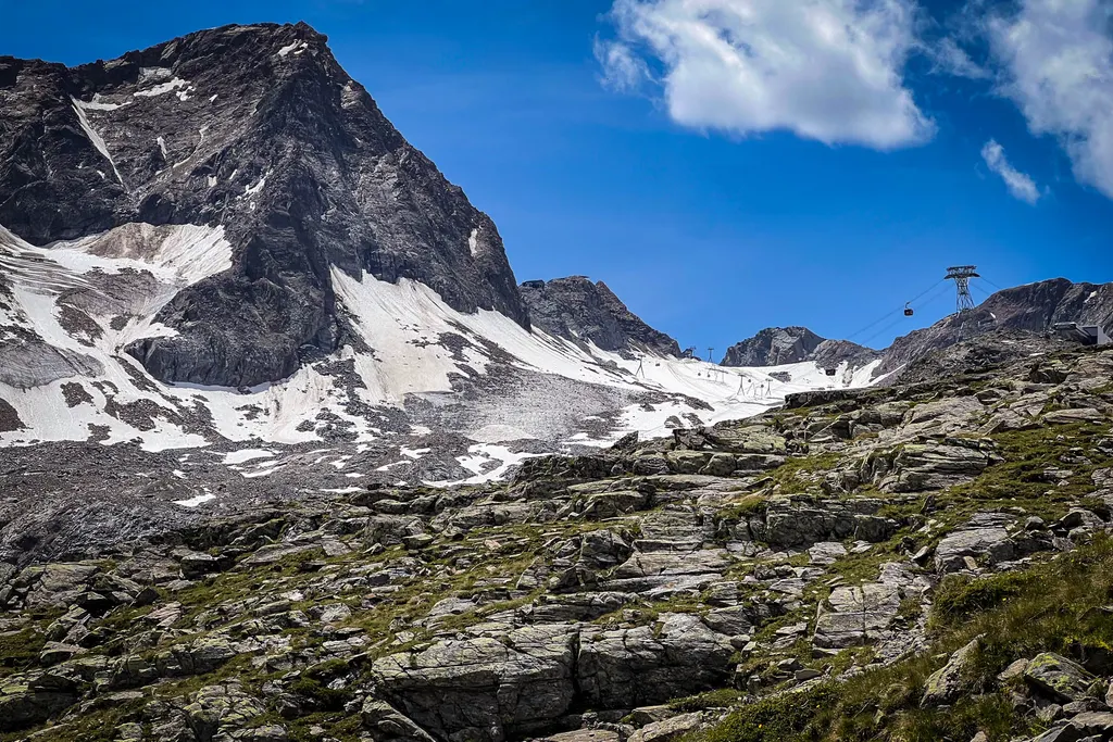 Summer hike to the Stubai Glacier. Photo: skionline.pl/J.Ciszak