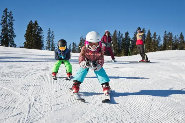 Ski holiday with kids: free ski pass for children in the Skicircus