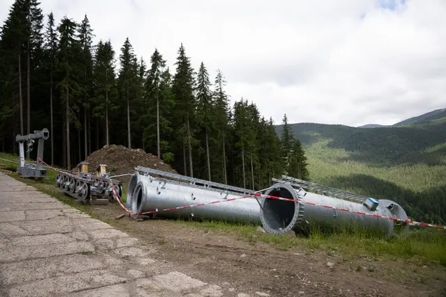 Špindlerův Mlýn: the first tower of the Audi Line Přehradní chairlift is up as the Propojení link enters its decisive phase