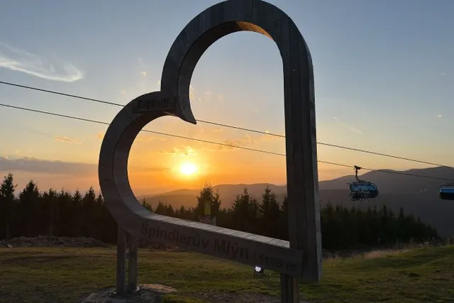 Špindlerův Mlýn links its ski areas: I visited the building site and the launch of the new Audi Line Přehradní lift