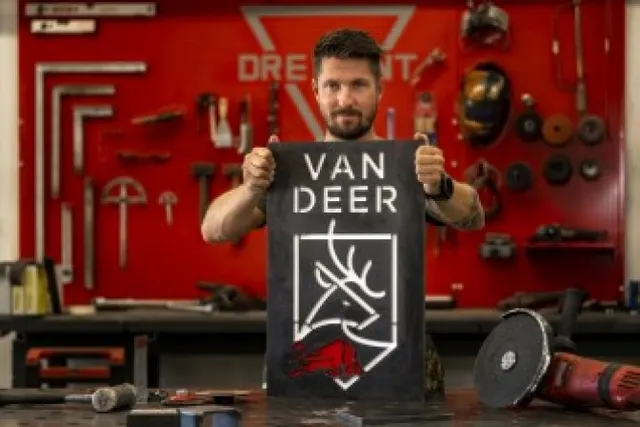 VAN DEER-Red Bull Sports: Marcel Hirscher and Red Bull start new era of skiing with collaboration