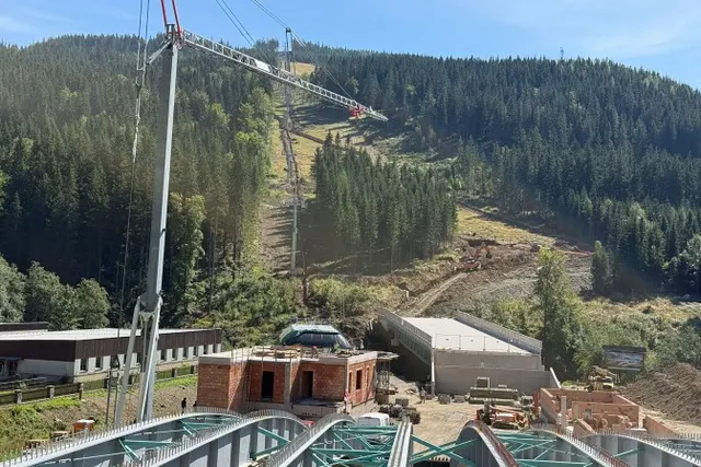 Špindlerův Mlýn links its ski areas: I visited the building site and the launch of the new Audi Line Přehradní lift
