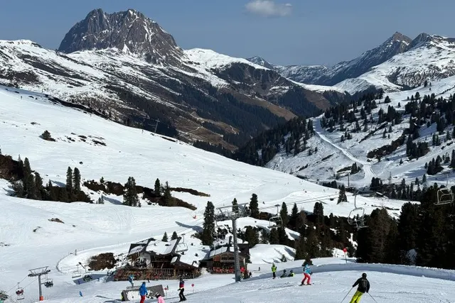Wildkogel Arena in March: spring skiing in the sun on wide Alpine pistes