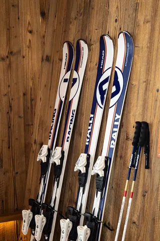 New ski collection from Porsche and HEAD in historic rally design
